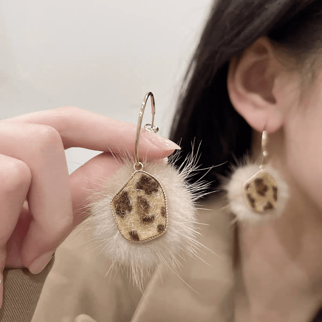 ぬくもりレオパード モフモフの秋冬耳飾り ピアス